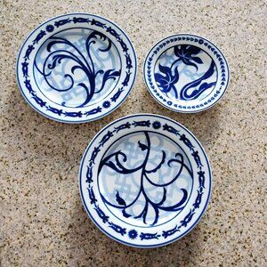 Bombay Company Dinnerware, WINDSOR Set of 3 Plates, Blue & White Floral Scroll